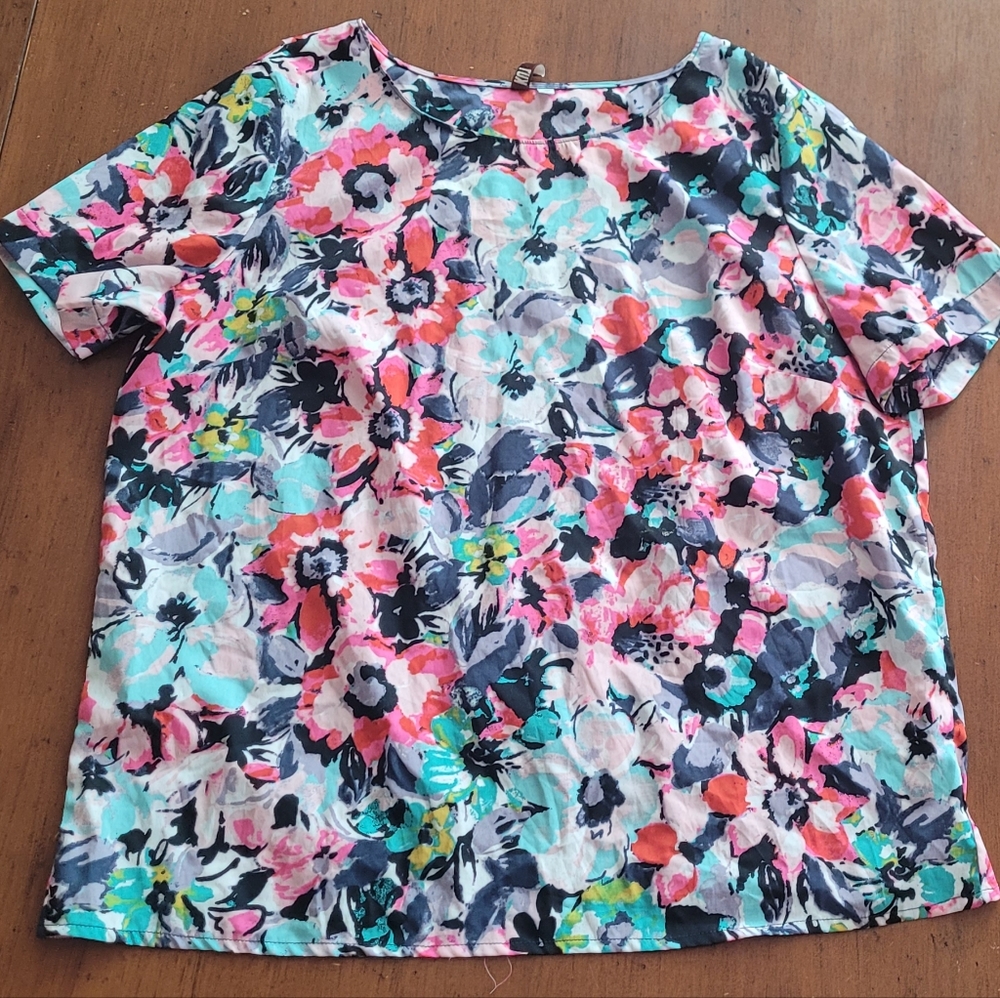 Kut from the Kloth floral blouse XL with tulip back